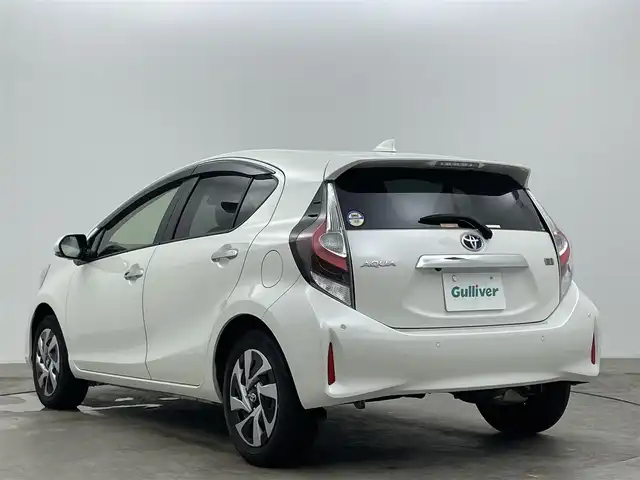 トヨタ アクア S スタイルブラック 岡山県 2021(令3)年 4万km ホワイトパールクリスタルシャイン パノラミックビューモニター/純正ナビ/【Bluetooth/TV】/衝突軽減ブレーキシステム/ビルトインＥＴＣ/ＬＥＤヘッドライト＆LEDフォグランプ/オートハイビーム　/オートライト/純正ドライブレコーダー（前後）/アイドリングストップ/プッシュスタート/踏み間違い防止/ISOFIX/ステアリングスイッチ/チルトステアリング/シートリフター/ウインカーミラー/ドアバイザー/スマートキー×2/取扱説明書/新車保証書/ナビ取扱説明書