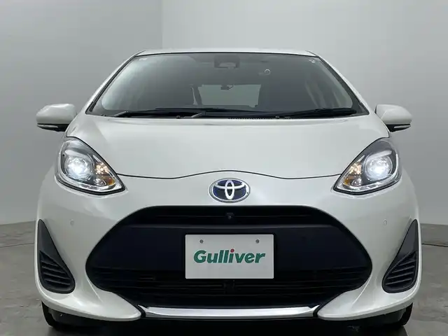 トヨタ アクア S スタイルブラック 岡山県 2021(令3)年 4万km ホワイトパールクリスタルシャイン パノラミックビューモニター/純正ナビ/【Bluetooth/TV】/衝突軽減ブレーキシステム/ビルトインＥＴＣ/ＬＥＤヘッドライト＆LEDフォグランプ/オートハイビーム　/オートライト/純正ドライブレコーダー（前後）/アイドリングストップ/プッシュスタート/踏み間違い防止/ISOFIX/ステアリングスイッチ/チルトステアリング/シートリフター/ウインカーミラー/ドアバイザー/スマートキー×2/取扱説明書/新車保証書/ナビ取扱説明書