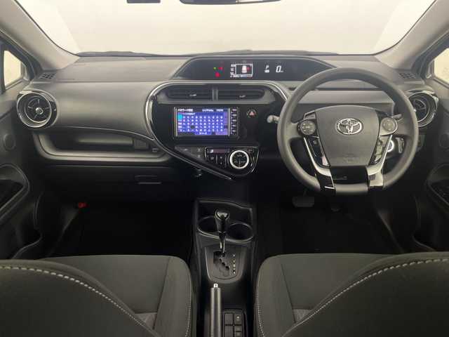 トヨタ アクア S スタイルブラック 埼玉県 2021(令3)年 4万km ホワイトパールクリスタルシャイン 純正ナビ/（BT/TV/CD/DVD/AM/FM)/全方位カメラ/前後ドライブレコーダー/ビルトインＥＴＣ/フルセグテレビ/Bluetooth/衝突軽減ブレーキシステム/レーンキープアシスト/横滑り防止装置/踏み間違い防止/コーナーセンサー/ＬＥＤヘッドライト/オートライト/オートハイビーム　/純正ドライブレコーダー/コーナーセンサー/ウインカーミラー/取扱説明書/新車保証書/ナビ取扱説明書