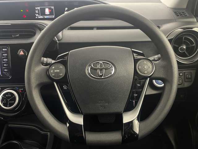 トヨタ アクア S スタイルブラック 埼玉県 2021(令3)年 4万km ホワイトパールクリスタルシャイン 純正ナビ/（BT/TV/CD/DVD/AM/FM)/全方位カメラ/前後ドライブレコーダー/ビルトインＥＴＣ/フルセグテレビ/Bluetooth/衝突軽減ブレーキシステム/レーンキープアシスト/横滑り防止装置/踏み間違い防止/コーナーセンサー/ＬＥＤヘッドライト/オートライト/オートハイビーム　/純正ドライブレコーダー/コーナーセンサー/ウインカーミラー/取扱説明書/新車保証書/ナビ取扱説明書