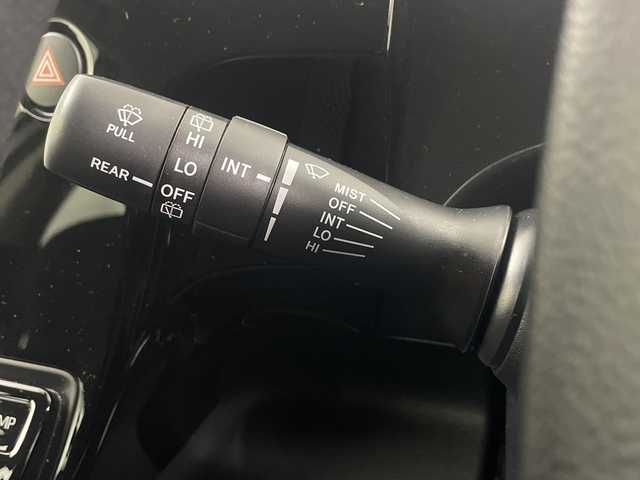 トヨタ アクア S スタイルブラック 埼玉県 2021(令3)年 4万km ホワイトパールクリスタルシャイン 純正ナビ/（BT/TV/CD/DVD/AM/FM)/全方位カメラ/前後ドライブレコーダー/ビルトインＥＴＣ/フルセグテレビ/Bluetooth/衝突軽減ブレーキシステム/レーンキープアシスト/横滑り防止装置/踏み間違い防止/コーナーセンサー/ＬＥＤヘッドライト/オートライト/オートハイビーム　/純正ドライブレコーダー/コーナーセンサー/ウインカーミラー/取扱説明書/新車保証書/ナビ取扱説明書