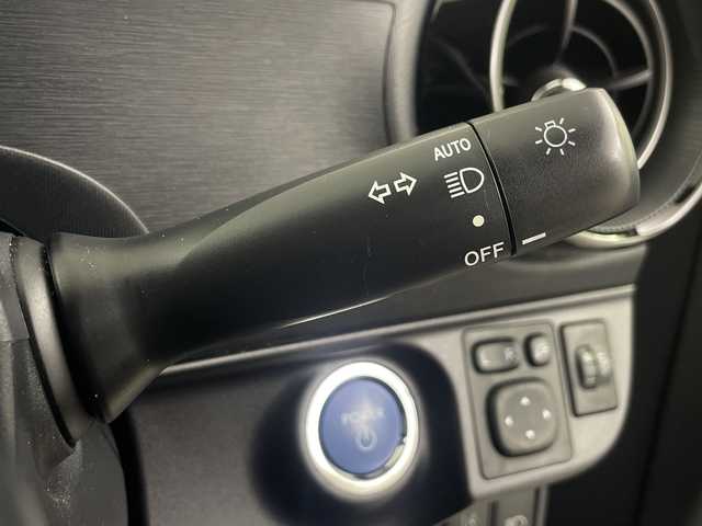 トヨタ アクア S スタイルブラック 埼玉県 2021(令3)年 4万km ホワイトパールクリスタルシャイン 純正ナビ/（BT/TV/CD/DVD/AM/FM)/全方位カメラ/前後ドライブレコーダー/ビルトインＥＴＣ/フルセグテレビ/Bluetooth/衝突軽減ブレーキシステム/レーンキープアシスト/横滑り防止装置/踏み間違い防止/コーナーセンサー/ＬＥＤヘッドライト/オートライト/オートハイビーム　/純正ドライブレコーダー/コーナーセンサー/ウインカーミラー/取扱説明書/新車保証書/ナビ取扱説明書