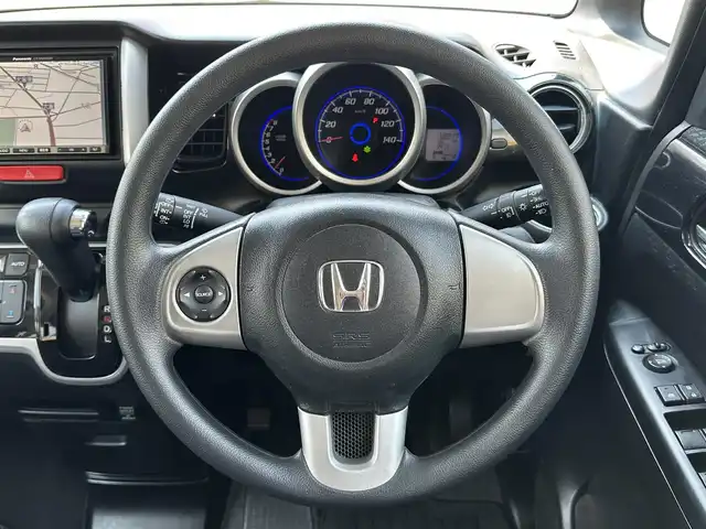 ホンダ Ｎ ＢＯＸ カスタム G Lパッケージ 三重県 2013(平25)年 12.9万km ポリッシュドメタルメタリック ♪ワンオーナー♪/ストラダナビ/　・フルセグ/　・DVD/バックカメラ/パワースライドドア/HIDヘッドライト/フォグライト/スマートキー/ルーフコンソール/3眼ヘッドライト/オートライト/ターンミラー/電動格納ミラー/ステアリングスイッチ/ETC