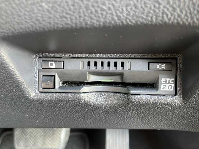 トヨタ プリウス ＰＨＶ S セーフティパッケージ 岩手県 2019(令1)年 7万km ホワイトパールクリスタルシャイン モデリスタエアロ　モデリスタ１５インチＡＷ　トヨタセーフティセンス　ＢＳＭ　クルコン　純正９型ナビ　全周囲Ｃ　Ｂｌｕｅｔｏｏｔｈ　ＤＶＤ再生　ビルトインＥＴＣ　前後コーナーセンサー　LEDオートライト