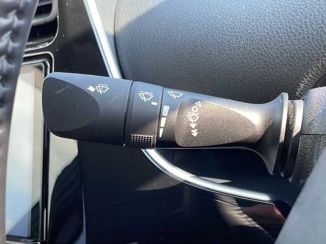 トヨタ プリウス ＰＨＶ S セーフティパッケージ 岩手県 2019(令1)年 7万km ホワイトパールクリスタルシャイン モデリスタエアロ　モデリスタ１５インチＡＷ　トヨタセーフティセンス　ＢＳＭ　クルコン　純正９型ナビ　全周囲Ｃ　Ｂｌｕｅｔｏｏｔｈ　ＤＶＤ再生　ビルトインＥＴＣ　前後コーナーセンサー　LEDオートライト