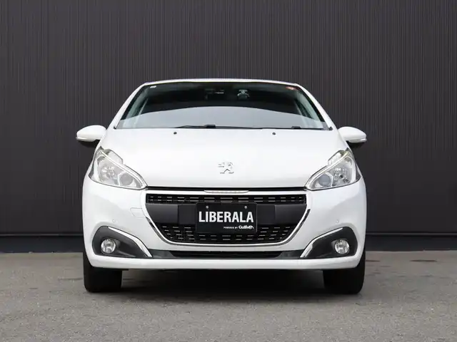 プジョー ２０８ GT ライン ブラックパック 静岡県 2019(令1)年 5.1万km ビアンカホワイト 社外ナビ/フルセグTV/Apple Carplay/バックカメラ/ドライブレコーダー(WHSR-510)/衝突軽減ブレーキ/パーキングアシスト/ブラックエクステリアパーツ/・フロントグリル/・フォグランプデコ/・ドアミラー/・サイドウィンドモール