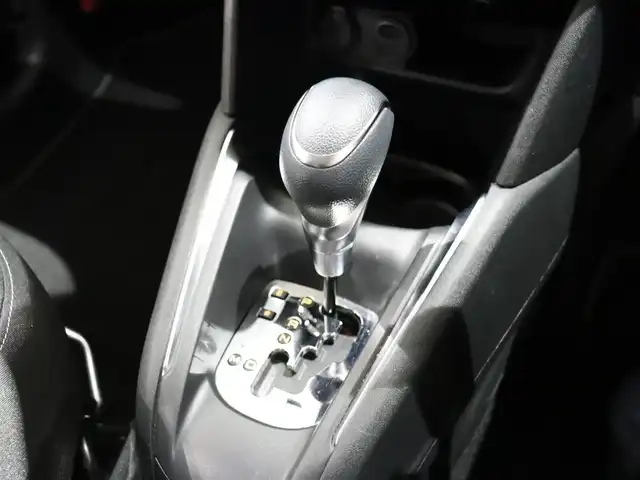 プジョー ２０８ GT ライン ブラックパック 静岡県 2019(令1)年 5.1万km ビアンカホワイト 社外ナビ/フルセグTV/Apple Carplay/バックカメラ/ドライブレコーダー(WHSR-510)/衝突軽減ブレーキ/パーキングアシスト/ブラックエクステリアパーツ/・フロントグリル/・フォグランプデコ/・ドアミラー/・サイドウィンドモール
