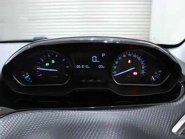 プジョー ２０８ GT ライン ブラックパック 静岡県 2019(令1)年 5.1万km ビアンカホワイト 社外ナビ/フルセグTV/Apple Carplay/バックカメラ/ドライブレコーダー(WHSR-510)/衝突軽減ブレーキ/パーキングアシスト/ブラックエクステリアパーツ/・フロントグリル/・フォグランプデコ/・ドアミラー/・サイドウィンドモール