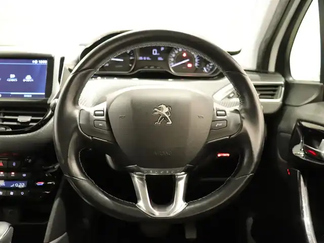 プジョー ２０８ GT ライン ブラックパック 静岡県 2019(令1)年 5.1万km ビアンカホワイト 社外ナビ/フルセグTV/Apple Carplay/バックカメラ/ドライブレコーダー(WHSR-510)/衝突軽減ブレーキ/パーキングアシスト/ブラックエクステリアパーツ/・フロントグリル/・フォグランプデコ/・ドアミラー/・サイドウィンドモール
