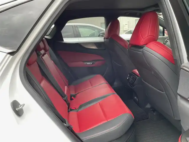 レクサス ＮＸ 350h Fスポーツ 神奈川県 2023(令5)年 1.1万km ホワイトノーヴァガラスフレーク ワンオーナー/パノラマルーフ/赤/黒革シート/デジタルインナーミラー/HUD/ワイヤレス充電/純正メモリーナビ・地デジTV/純正USB/BT/Miracast/パノラマモニター/ビルトインETC2.0/前後ドライブレコーダー/レクサスセーフティシステム+/レーダークルーズコントロール/PCS/LDA/BSM/CTA/PKSB/RSA/純正20インチAW/オレンジキャリパー/LEDライト/LEDフォグ/パワーバックドア/ルーフレール/コーナーセンサー/後席電動格納スイッチ/前席パワーシート/シートヒーター/エアシート/ステアリングヒーター/パドルシフト/プッシュスタート/スマートキー×2/カードキー×1/R5/6/7年ディーラー整備記録/保証書・取説あり