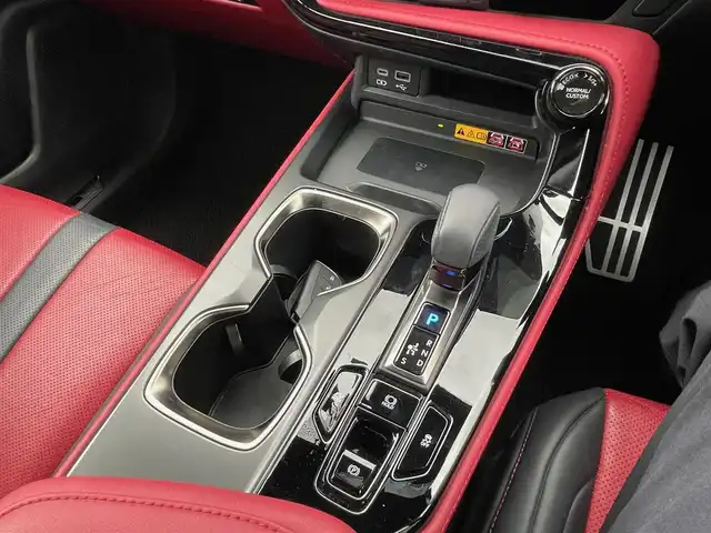 レクサス ＮＸ 350h Fスポーツ 神奈川県 2023(令5)年 1.1万km ホワイトノーヴァガラスフレーク ワンオーナー/パノラマルーフ/赤/黒革シート/デジタルインナーミラー/HUD/ワイヤレス充電/純正メモリーナビ・地デジTV/純正USB/BT/Miracast/パノラマモニター/ビルトインETC2.0/前後ドライブレコーダー/レクサスセーフティシステム+/レーダークルーズコントロール/PCS/LDA/BSM/CTA/PKSB/RSA/純正20インチAW/オレンジキャリパー/LEDライト/LEDフォグ/パワーバックドア/ルーフレール/コーナーセンサー/後席電動格納スイッチ/前席パワーシート/シートヒーター/エアシート/ステアリングヒーター/パドルシフト/プッシュスタート/スマートキー×2/カードキー×1/R5/6/7年ディーラー整備記録/保証書・取説あり