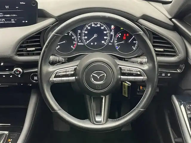 マツダ マツダ３ファストバック 20S Lパッケージ 愛知県 2020(令2)年 6.1万km ジェットブラックマイカ 純正ナビ　フルセグＴＶ　全方位カメラ　禁煙　ＤＶＤ　黒革　シートヒーター　前後ドラレコ　ＢＳＭ　ＨＵＤ　ＵＳＢ　ＨＤＭＩ　衝突軽減　追従クルコン　コーナーセンサー　ＬＥＤオートライト　ハンドルヒーター