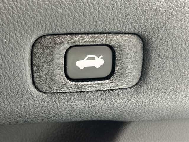 トヨタ クラウン ハイブリッド アスリート 福島県 2016(平28)年 6.6万km ホワイトパールクリスタルシャイン /禁煙車//純正8型ナビ/フルセグＴＶ・CD・DVD・BT・MSV//レーダークルーズコントロール//オートハイビーム//バックカメラ//ＬＥＤライト//ステリングヒーター//ビルトインＥＴＣ//プリクラッシュセーフティ//シートヒーター//ステアリングリモコン//リアエアロ・リアスポイラー//スマートキー