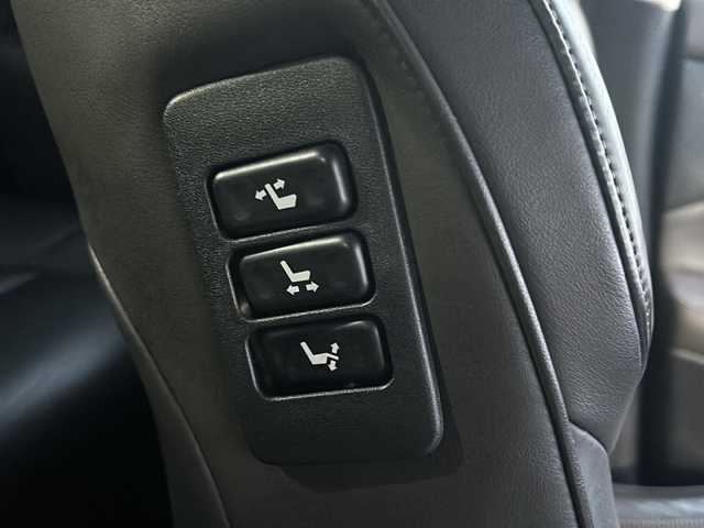 日産 フーガ ハイブリッド VIP 沖縄県 2015(平27)年 4.6万km ブラックパール ナビ　/（ＡＭ／ＦＭ／ＣＤ／ＤＶＤ／ＢＴ）/全方位カメラ　/衝突防止軽減装置　/ＥＴＣ　/パワーシートＤ／Ｎ席　/シートヒーター、エアシートＤ／Ｎ席　/前後コーナーセンサー　/純正フロアマット　/横滑り防止機能