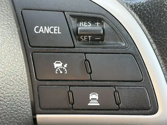 三菱 アウトランダー ＰＨＥＶ G ナビパッケージ 兵庫県 2014(平26)年 9.3万km シルキーホワイト (株)IDOMが運営する【じしゃロン神戸名谷店】の自社ローン専用車両になりますこちらは現金またはオートローンご利用時の価格です。自社ローンご希望の方は別途その旨お申付け下さい。/純正SDナビ/バックカメラ/ビルトインＥＴＣ/パワーバックドア/クルーズコントロール/運転席＆助手席シートヒーター/充電プラグ付属/パドルシフト/Ｂｌｕｅｔｏｏｔｈ接続/ドライブレコーダー/スペアキー１本