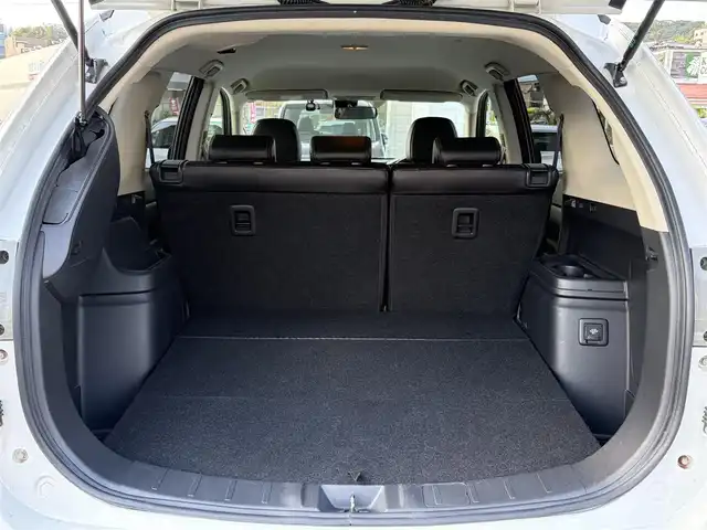 三菱 アウトランダー ＰＨＥＶ G ナビパッケージ 兵庫県 2014(平26)年 9.3万km シルキーホワイト (株)IDOMが運営する【じしゃロン神戸名谷店】の自社ローン専用車両になりますこちらは現金またはオートローンご利用時の価格です。自社ローンご希望の方は別途その旨お申付け下さい。/純正SDナビ/バックカメラ/ビルトインＥＴＣ/パワーバックドア/クルーズコントロール/運転席＆助手席シートヒーター/充電プラグ付属/パドルシフト/Ｂｌｕｅｔｏｏｔｈ接続/ドライブレコーダー/スペアキー１本