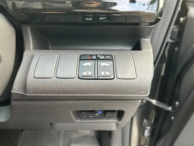 ホンダ ステップワゴン L 東京都 2011(平23)年 5.2万km ポリッシュドメタルメタリック Gathersインターナビ/・フルセグTV/DVD/バックカメラ/15インチModuloアルミホイール/スマートキーシステム（2本）/両側パワースライドドア/ビルトインETC/取扱説明書/保証書