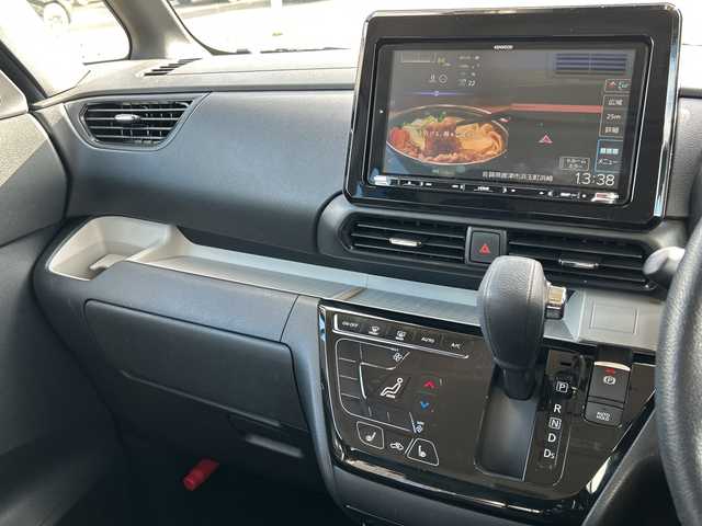 三菱 デリカミニ T プレミアム 佐賀県 2023(令5)年 2.3万km Ｄグリーン 社外9インチナビゲーション/マイパイロット/マルチアラウンドモニター/ステアリングヒーター/前席シートヒーター/デジタルインナーミラー/両側パワースライドドア/パドルシフト/社外ドライブレコーダー前後/ヒルディセントコントロール/助手席側電動スライドドア/衝突被害軽減ブレーキシステム/車線逸脱警報システム/車線維持支援機能/LEDヘッドライト/フォグランプ/純正15インチアルミホイール/スマートキー/スペアキー×１