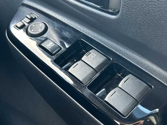 三菱 デリカミニ T プレミアム 佐賀県 2023(令5)年 2.3万km Ｄグリーン 社外9インチナビゲーション/マイパイロット/マルチアラウンドモニター/ステアリングヒーター/前席シートヒーター/デジタルインナーミラー/両側パワースライドドア/パドルシフト/社外ドライブレコーダー前後/ヒルディセントコントロール/助手席側電動スライドドア/衝突被害軽減ブレーキシステム/車線逸脱警報システム/車線維持支援機能/LEDヘッドライト/フォグランプ/純正15インチアルミホイール/スマートキー/スペアキー×１