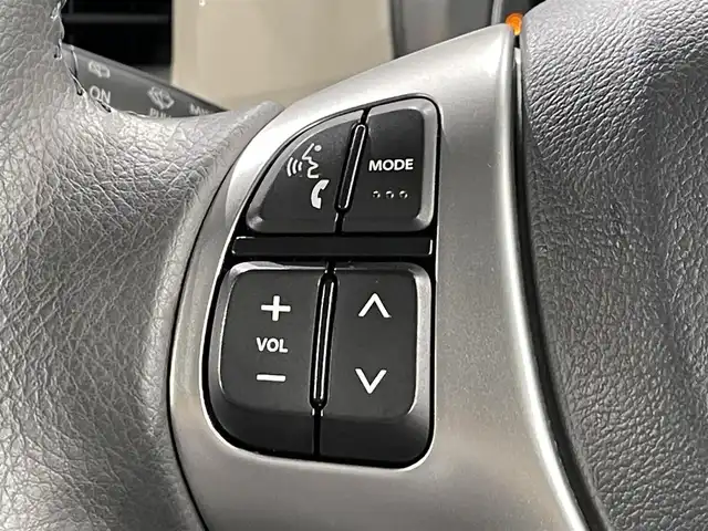 スズキ ハスラー J 愛知県 2019(平31)年 2.5万km フェニックスレッドパール/ブルーイッシュブラックパール ＳＤナビ　/(Bluetooth/フルセグTV/CD・DVD再生)/衝突軽減ブレーキ　/シートヒーター　/ビルトインＥＴＣ　/ＬＥＤヘッドライト　/ドライブレコーダー　/車線逸脱警報　/ＬＥＤフォグランプ　/アイドリングストップ　/純正フロアマット　/純正15インチアルミホイール/プッシュスタート/　　-スマートキー