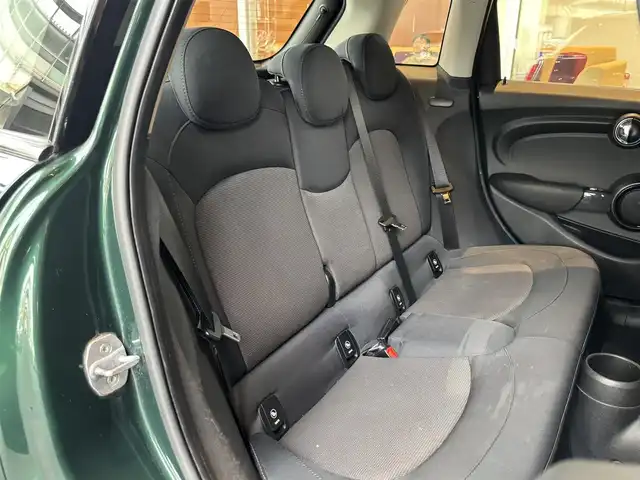 ＭＩＮＩ ミニ クーパー D 宮城県 2018(平30)年 2.5万km ブリティッシュレーシンググリーンⅡ ペッパーパッケージ　/衝突軽減システム　/純正ナビ　/バックカメラ　/ＰＤＣ　/パーキングアシスト　/コンフォートアクセス　/LEDヘッドライト　/ユニオンジャックテール　/15インチAW　/ユニオンジャックドアミラーカバー