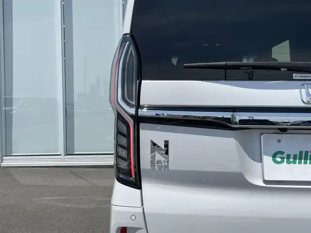 ホンダ Ｎ ＢＯＸ カスタム L 神奈川県 2023(令5)年 1.2万km プラチナホワイトパール 実走行11252ｋｍ/純正メモリナビ/CD/FM/AM/Bluetooth/片側パワースライドドア　/バックカメラ/ホンダセンシング/レーンキープアシスト/衝突被害軽減システム/クルーズコントロール　/ドライブレコーダー/LEDヘッドライト/フォグ/ステアリングスイッチ/コーナーセンサー/シートヒーター/フロアマット/ドアバイザー　/プッシュスタート/スマートキー/ETC/保証書/取説/スペアキー