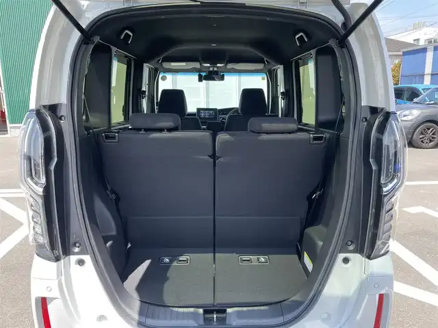 ホンダ Ｎ ＢＯＸ カスタム L 神奈川県 2023(令5)年 1.2万km プラチナホワイトパール 実走行11252ｋｍ/純正メモリナビ/CD/FM/AM/Bluetooth/片側パワースライドドア　/バックカメラ/ホンダセンシング/レーンキープアシスト/衝突被害軽減システム/クルーズコントロール　/ドライブレコーダー/LEDヘッドライト/フォグ/ステアリングスイッチ/コーナーセンサー/シートヒーター/フロアマット/ドアバイザー　/プッシュスタート/スマートキー/ETC/保証書/取説/スペアキー