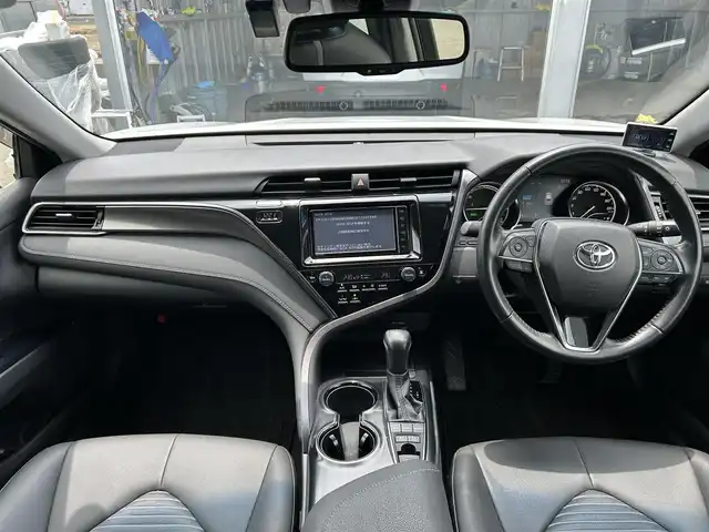 トヨタ カムリ WS 栃木県 2019(令1)年 8.1万km プラチナホワイトパールマイカ トヨタセーフティーセンス/純正７インチナビ/フルセグTV/DVD/Bluetooth/バックカメラ/ビルトインETC/前ドライブレコーダー/D席パワーシート/アダプティブクルーズコントロール/プッシュスタート/ステアリングリモコン/LEDオートライト/LEDフォグランプ/純正17インチAW/社外スタッドレス16インチAW積込/アイドリングストップ/横滑り防止装置/保証書/取説/ドアバイザー/電動格納ミラー/パドルシフト/車両接近通報装置
