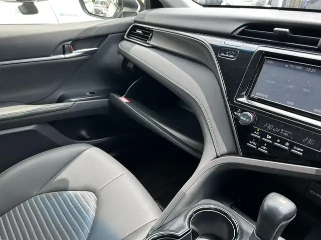 トヨタ カムリ WS 栃木県 2019(令1)年 8.1万km プラチナホワイトパールマイカ トヨタセーフティーセンス/純正７インチナビ/フルセグTV/DVD/Bluetooth/バックカメラ/ビルトインETC/前ドライブレコーダー/D席パワーシート/アダプティブクルーズコントロール/プッシュスタート/ステアリングリモコン/LEDオートライト/LEDフォグランプ/純正17インチAW/社外スタッドレス16インチAW積込/アイドリングストップ/横滑り防止装置/保証書/取説/ドアバイザー/電動格納ミラー/パドルシフト/車両接近通報装置