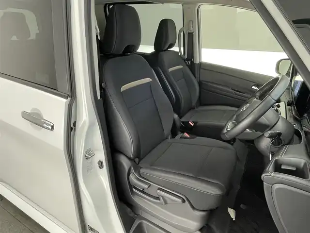 日産 セレナ e－パワー ハイウェイスター V 愛知県 2023(令5)年 3.1万km プリズムホワイト 純正１２．３型ナビ/HDMI接続/フルセグテレビ/Bluetooth/AppleCarplay／AndroidAuto/前後ドライブレコーダー/ETC2.0/アラウンドビューモニター/デジタルインナーミラー/プロパイロット/おくだけ充電/e-pedal/純正１２．３型ナビ　プロパイロット　ＨＤＭＩ　フルセグＴＶ　Ｂｌｕｅｔｏｏｔｈ　ＡｐｐｌｅＣａｒｐｌａｙ／ＡｎｄｒｏｉｄＡｕｔｏ　前後ドライブレコーダー　ＥＴＣ２．０　アラウンドビューモニター　禁煙車