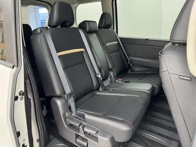 日産 セレナ e－パワー ハイウェイスター V 福岡県 2023(令5)年 3.1万km プリズムホワイト 純正１２．３型ナビ／フルセグＴＶ　/全方位カメラ　/ワイヤレス充電　/ビルトインＥＴＣ２．０　/プロパイロット　/エマージェンシーブレーキ　/レーンキープ　/ＢＳＭ　/両側電動スライドドア　/純正１６インチＡＷ　/ＬＥＤ