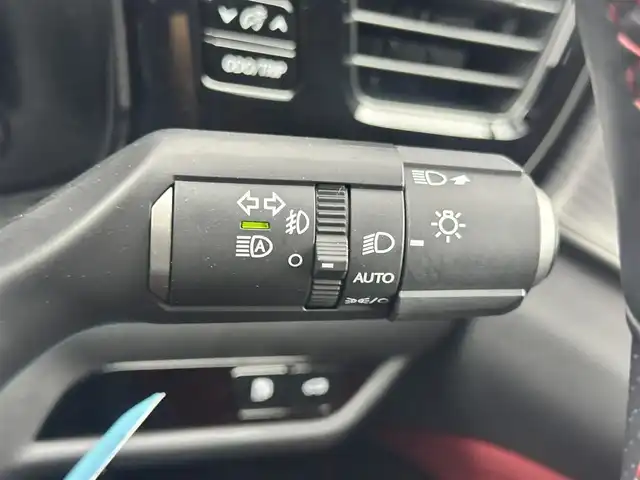 レクサス ＮＸ 350h Fスポーツ 愛知県 2023(令5)年 1.8万km ホワイトノーヴァガラスフレーク 純正14インチコネクテッドナビ付ディスプレイオーディオPlus/レクサスチームメイト/　　・アドバンスドパーク/ブラインドスポットモニター/レクサスセーフティシステム＋/　　・プリクラッシュセーフティ/　　・レーンディバーチャーアラート/　　・レーダークルーズコントロール/　　・レーントレーシングアシスト/　　・アダプティブハイビームシステム/アダプティブクルーズコントロール/フルセグTV/パノラミックビューモニター/ビルトインETC/カラードヘッドアップディスプレイ/本革シート（フレアレッド）/ポジションメモリーパワーシート（D席）/パワーシート（N席）/シートヒーター（前席）/エアシート（前席）/3眼LEDヘッドライト/純正20インチアルミホイール（ブラックメタリック塗装）/純正オレンジキャリパー/純正デジタルインナーミラー/AC100V/スマートキー