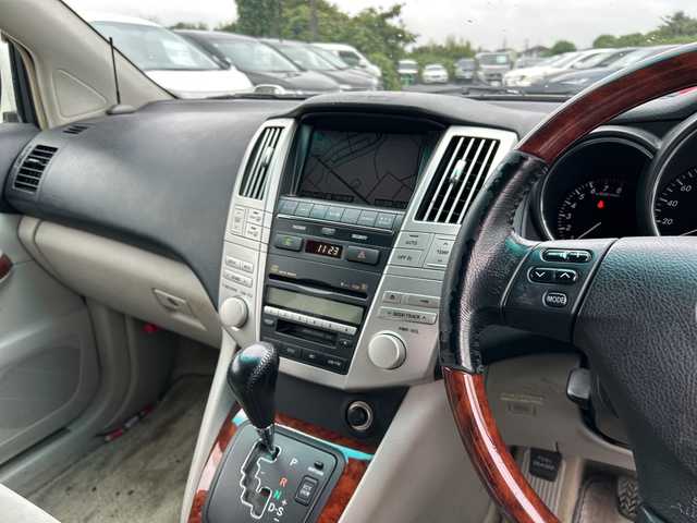 トヨタ ハリアー 240G L アルカンターラ プライムバージョン 千葉県 2009(平21)年 14.5万km ホワイトパールクリスタルシャイン ナビ　バックカメラ　ＣＤ　ＭＤ　ＥＴＣ　ＭＴモード付ＡＴ　純正フロアマット　ハーフレザー　パワーシート　フロント・サイド・リアエアロ　純正１８インチＡＷ　オートライト　ハロゲンライト　ドアバイザー