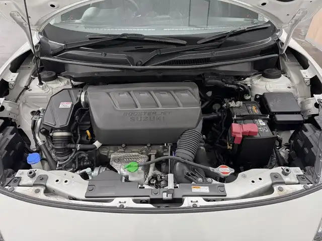 スズキ スイフト スポーツ 三重県 2017(平29)年 3.3万km ピュアホワイトP プレミアムガソリン・ターボ/FF/6F/カロッツェリア 8インチ 『楽ナビ』 AVIC-RL901ZS/（CD/DVD/MSV/SD/FM/AM/TV/Bluetooth/iPod/USB/AUX）/安全/・トラクションコントロール/・ABS（ESP付）/装備/・シートヒーター（D）/・オートエアコン/・オートライトシステム/・LEDヘッドランプ/・前後フォグランプ/・プッシュスタート/・ステアリングスイッチ/・入力用USB-Aジャックx2/・WORKアルミホイール『EMOTION T7R』 17×7.0J＋47 P.C.D.114.3-5H/・スマートキーx2/・取/ナビ取/など