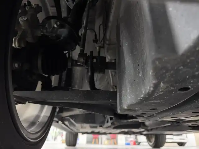 スズキ スイフト スポーツ 三重県 2017(平29)年 3.3万km ピュアホワイトP プレミアムガソリン・ターボ/FF/6F/カロッツェリア 8インチ 『楽ナビ』 AVIC-RL901ZS/（CD/DVD/MSV/SD/FM/AM/TV/Bluetooth/iPod/USB/AUX）/安全/・トラクションコントロール/・ABS（ESP付）/装備/・シートヒーター（D）/・オートエアコン/・オートライトシステム/・LEDヘッドランプ/・前後フォグランプ/・プッシュスタート/・ステアリングスイッチ/・入力用USB-Aジャックx2/・WORKアルミホイール『EMOTION T7R』 17×7.0J＋47 P.C.D.114.3-5H/・スマートキーx2/・取/ナビ取/など