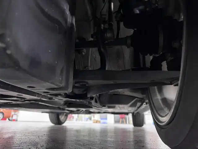 スズキ スイフト スポーツ 三重県 2017(平29)年 3.3万km ピュアホワイトP プレミアムガソリン・ターボ/FF/6F/カロッツェリア 8インチ 『楽ナビ』 AVIC-RL901ZS/（CD/DVD/MSV/SD/FM/AM/TV/Bluetooth/iPod/USB/AUX）/安全/・トラクションコントロール/・ABS（ESP付）/装備/・シートヒーター（D）/・オートエアコン/・オートライトシステム/・LEDヘッドランプ/・前後フォグランプ/・プッシュスタート/・ステアリングスイッチ/・入力用USB-Aジャックx2/・WORKアルミホイール『EMOTION T7R』 17×7.0J＋47 P.C.D.114.3-5H/・スマートキーx2/・取/ナビ取/など