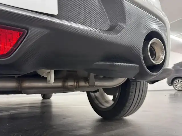 スズキ スイフト スポーツ 三重県 2017(平29)年 3.3万km ピュアホワイトP プレミアムガソリン・ターボ/FF/6F/カロッツェリア 8インチ 『楽ナビ』 AVIC-RL901ZS/（CD/DVD/MSV/SD/FM/AM/TV/Bluetooth/iPod/USB/AUX）/安全/・トラクションコントロール/・ABS（ESP付）/装備/・シートヒーター（D）/・オートエアコン/・オートライトシステム/・LEDヘッドランプ/・前後フォグランプ/・プッシュスタート/・ステアリングスイッチ/・入力用USB-Aジャックx2/・WORKアルミホイール『EMOTION T7R』 17×7.0J＋47 P.C.D.114.3-5H/・スマートキーx2/・取/ナビ取/など