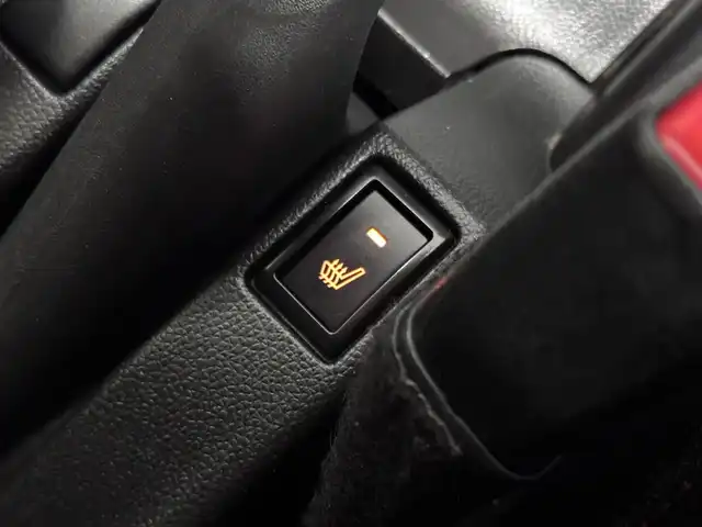 スズキ スイフト スポーツ 三重県 2017(平29)年 3.3万km ピュアホワイトP プレミアムガソリン・ターボ/FF/6F/カロッツェリア 8インチ 『楽ナビ』 AVIC-RL901ZS/（CD/DVD/MSV/SD/FM/AM/TV/Bluetooth/iPod/USB/AUX）/安全/・トラクションコントロール/・ABS（ESP付）/装備/・シートヒーター（D）/・オートエアコン/・オートライトシステム/・LEDヘッドランプ/・前後フォグランプ/・プッシュスタート/・ステアリングスイッチ/・入力用USB-Aジャックx2/・WORKアルミホイール『EMOTION T7R』 17×7.0J＋47 P.C.D.114.3-5H/・スマートキーx2/・取/ナビ取/など