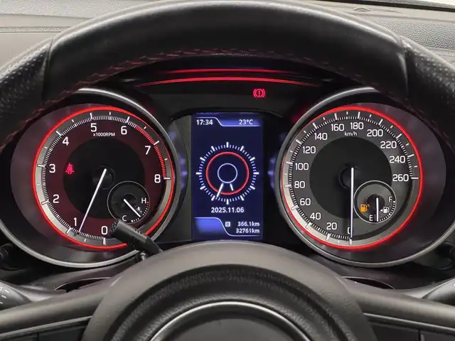 スズキ スイフト スポーツ 三重県 2017(平29)年 3.3万km ピュアホワイトP プレミアムガソリン・ターボ/FF/6F/カロッツェリア 8インチ 『楽ナビ』 AVIC-RL901ZS/（CD/DVD/MSV/SD/FM/AM/TV/Bluetooth/iPod/USB/AUX）/安全/・トラクションコントロール/・ABS（ESP付）/装備/・シートヒーター（D）/・オートエアコン/・オートライトシステム/・LEDヘッドランプ/・前後フォグランプ/・プッシュスタート/・ステアリングスイッチ/・入力用USB-Aジャックx2/・WORKアルミホイール『EMOTION T7R』 17×7.0J＋47 P.C.D.114.3-5H/・スマートキーx2/・取/ナビ取/など