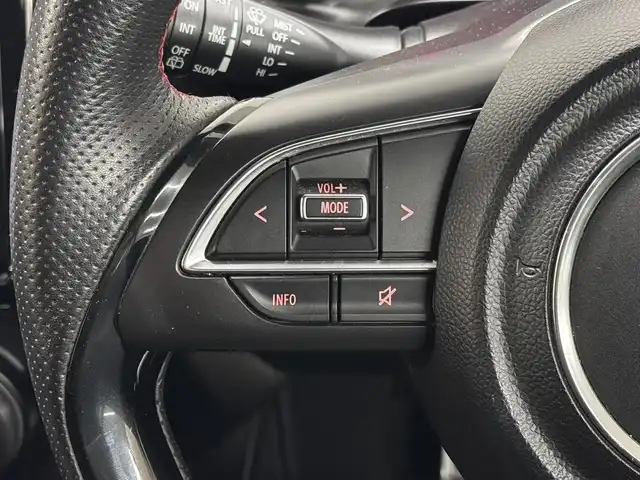 スズキ スイフト スポーツ 三重県 2017(平29)年 3.3万km ピュアホワイトP プレミアムガソリン・ターボ/FF/6F/カロッツェリア 8インチ 『楽ナビ』 AVIC-RL901ZS/（CD/DVD/MSV/SD/FM/AM/TV/Bluetooth/iPod/USB/AUX）/安全/・トラクションコントロール/・ABS（ESP付）/装備/・シートヒーター（D）/・オートエアコン/・オートライトシステム/・LEDヘッドランプ/・前後フォグランプ/・プッシュスタート/・ステアリングスイッチ/・入力用USB-Aジャックx2/・WORKアルミホイール『EMOTION T7R』 17×7.0J＋47 P.C.D.114.3-5H/・スマートキーx2/・取/ナビ取/など