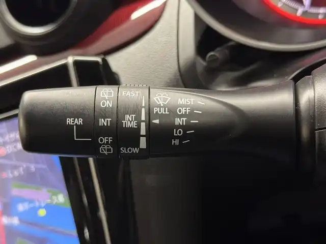 スズキ スイフト スポーツ 三重県 2017(平29)年 3.3万km ピュアホワイトP プレミアムガソリン・ターボ/FF/6F/カロッツェリア 8インチ 『楽ナビ』 AVIC-RL901ZS/（CD/DVD/MSV/SD/FM/AM/TV/Bluetooth/iPod/USB/AUX）/安全/・トラクションコントロール/・ABS（ESP付）/装備/・シートヒーター（D）/・オートエアコン/・オートライトシステム/・LEDヘッドランプ/・前後フォグランプ/・プッシュスタート/・ステアリングスイッチ/・入力用USB-Aジャックx2/・WORKアルミホイール『EMOTION T7R』 17×7.0J＋47 P.C.D.114.3-5H/・スマートキーx2/・取/ナビ取/など