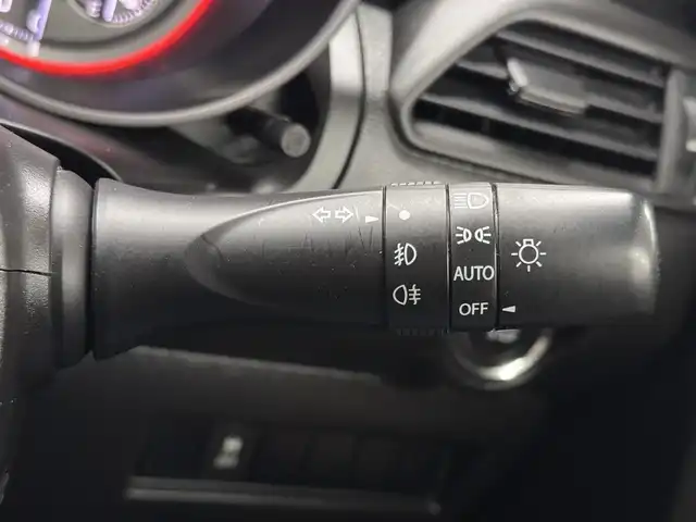 スズキ スイフト スポーツ 三重県 2017(平29)年 3.3万km ピュアホワイトP プレミアムガソリン・ターボ/FF/6F/カロッツェリア 8インチ 『楽ナビ』 AVIC-RL901ZS/（CD/DVD/MSV/SD/FM/AM/TV/Bluetooth/iPod/USB/AUX）/安全/・トラクションコントロール/・ABS（ESP付）/装備/・シートヒーター（D）/・オートエアコン/・オートライトシステム/・LEDヘッドランプ/・前後フォグランプ/・プッシュスタート/・ステアリングスイッチ/・入力用USB-Aジャックx2/・WORKアルミホイール『EMOTION T7R』 17×7.0J＋47 P.C.D.114.3-5H/・スマートキーx2/・取/ナビ取/など