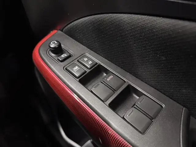 スズキ スイフト スポーツ 三重県 2017(平29)年 3.3万km ピュアホワイトP プレミアムガソリン・ターボ/FF/6F/カロッツェリア 8インチ 『楽ナビ』 AVIC-RL901ZS/（CD/DVD/MSV/SD/FM/AM/TV/Bluetooth/iPod/USB/AUX）/安全/・トラクションコントロール/・ABS（ESP付）/装備/・シートヒーター（D）/・オートエアコン/・オートライトシステム/・LEDヘッドランプ/・前後フォグランプ/・プッシュスタート/・ステアリングスイッチ/・入力用USB-Aジャックx2/・WORKアルミホイール『EMOTION T7R』 17×7.0J＋47 P.C.D.114.3-5H/・スマートキーx2/・取/ナビ取/など