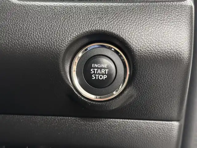 スズキ スイフト スポーツ 三重県 2017(平29)年 3.3万km ピュアホワイトP プレミアムガソリン・ターボ/FF/6F/カロッツェリア 8インチ 『楽ナビ』 AVIC-RL901ZS/（CD/DVD/MSV/SD/FM/AM/TV/Bluetooth/iPod/USB/AUX）/安全/・トラクションコントロール/・ABS（ESP付）/装備/・シートヒーター（D）/・オートエアコン/・オートライトシステム/・LEDヘッドランプ/・前後フォグランプ/・プッシュスタート/・ステアリングスイッチ/・入力用USB-Aジャックx2/・WORKアルミホイール『EMOTION T7R』 17×7.0J＋47 P.C.D.114.3-5H/・スマートキーx2/・取/ナビ取/など