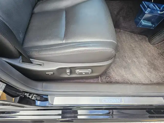 トヨタ クラウン アスリート i－Four プレミアムED 富山県 2012(平24)年 3.4万km ブラック 〇ワンオーナー/〇純正ナビ/〇フルセグTV/〇ビルトインETC/〇クルーズコントロール/〇SRSエアバッグ/〇インテリジェントAFS/〇HIDヘッドランプ/〇プラズマクラスター付オートエアコン/〇革巻きステアリングホイール/〇革スポーティシート/エアシート/〇パワーシート/シートヒーター/〇電動サンシェード/〇純正18インチアルミホイール/〇スマートエントリー/スタートシステム/〇スペアキー/〇禁煙車