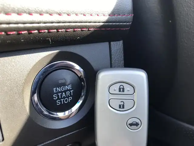 トヨタ クラウン アスリート i－Four プレミアムED 富山県 2012(平24)年 3.4万km ブラック 〇ワンオーナー/〇純正ナビ/〇フルセグTV/〇ビルトインETC/〇クルーズコントロール/〇SRSエアバッグ/〇インテリジェントAFS/〇HIDヘッドランプ/〇プラズマクラスター付オートエアコン/〇革巻きステアリングホイール/〇革スポーティシート/エアシート/〇パワーシート/シートヒーター/〇電動サンシェード/〇純正18インチアルミホイール/〇スマートエントリー/スタートシステム/〇スペアキー/〇禁煙車