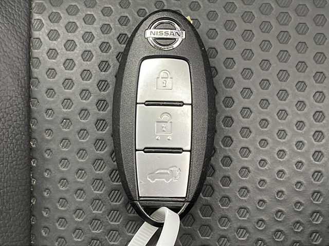 日産 エクストレイル ハイブリッド 20X エマージェンシーブレーキ 千葉県 2016(平28)年 7.3万km ブリリアントホワイトパール 純正ナビ/　CD/DVD/Bluetooth/フルセグTV/クルーズコントロール/車線逸脱警報/エマージェンシーブレーキ/クリアランスソナー/ブラインドスポットモニター/アラウンドビューモニター/パワーバックドア/ルーフレール/防水シート/前席シートヒーター/ヒーテッドミラー/ダウンヒルアシスト/ETC/LEDヘッドライト/４WD/フロアマット/ドアバイザー