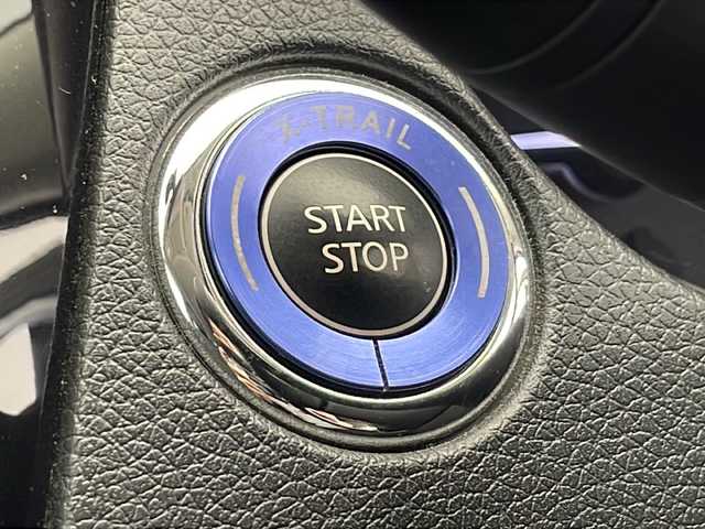 日産 エクストレイル ハイブリッド 20X エマージェンシーブレーキ 千葉県 2016(平28)年 7.3万km ブリリアントホワイトパール 純正ナビ/　CD/DVD/Bluetooth/フルセグTV/クルーズコントロール/車線逸脱警報/エマージェンシーブレーキ/クリアランスソナー/ブラインドスポットモニター/アラウンドビューモニター/パワーバックドア/ルーフレール/防水シート/前席シートヒーター/ヒーテッドミラー/ダウンヒルアシスト/ETC/LEDヘッドライト/４WD/フロアマット/ドアバイザー