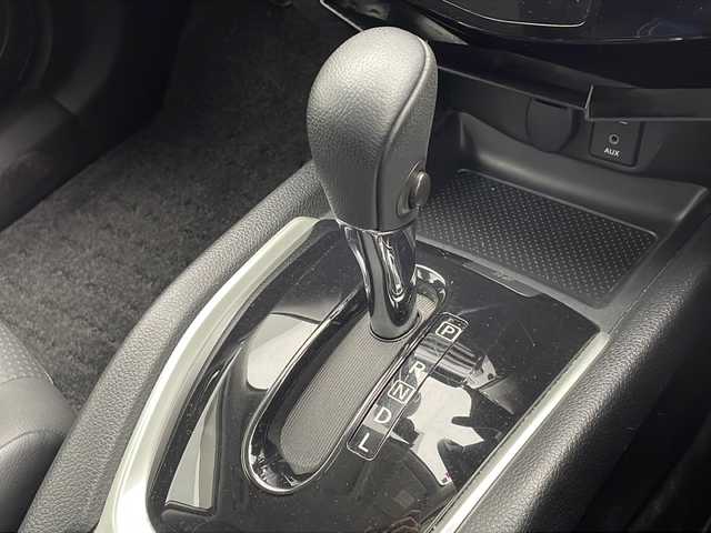 日産 エクストレイル ハイブリッド 20X エマージェンシーブレーキ 千葉県 2016(平28)年 7.3万km ブリリアントホワイトパール 純正ナビ/　CD/DVD/Bluetooth/フルセグTV/クルーズコントロール/車線逸脱警報/エマージェンシーブレーキ/クリアランスソナー/ブラインドスポットモニター/アラウンドビューモニター/パワーバックドア/ルーフレール/防水シート/前席シートヒーター/ヒーテッドミラー/ダウンヒルアシスト/ETC/LEDヘッドライト/４WD/フロアマット/ドアバイザー