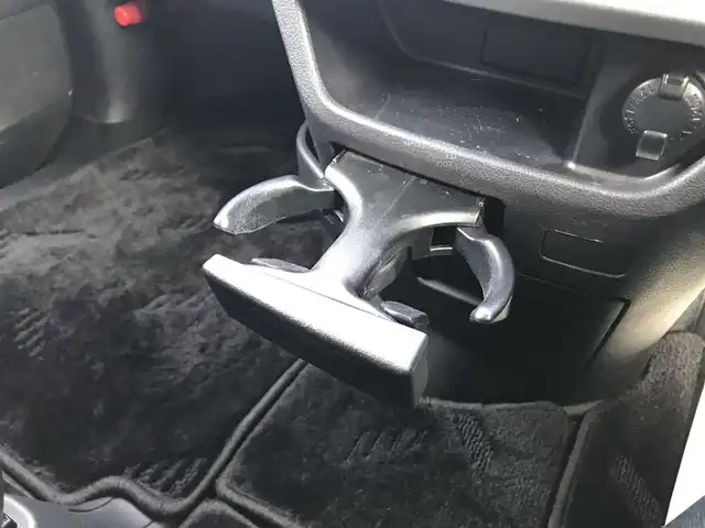 トヨタ ノア Si 栃木県 2013(平25)年 5.1万km ホワイトパールクリスタルシャイン )IDOMが運営する【じしゃロン小山店】の自社ローン専用車両になります。こちらは現金またはオートローンご利用時の価格です。自社ローンご希望の方は別途その旨お申付け下さい//禁煙車/純正フルセグナビ/（CD/DVD/AM/FMラジオ）/(Bluetooth)/スマートキー/プッシュスタート/バックカメラ/ＥＴＣ/両側パワースライドドア/チップアップシート/パドルシフト/ステアリングリモコン/電動格納ドアミラー/パワーウインドウ/オートライト/防眩ミラー